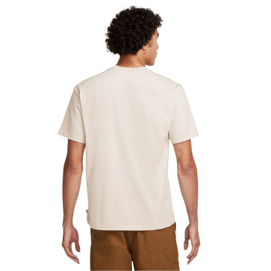 Camiseta de skate Nike SB con el logotipo para hombre en marrón madera de oregón claro