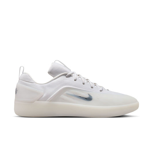 Zapatillas Nike SB Zoom Nyjah 4 blancas y negras