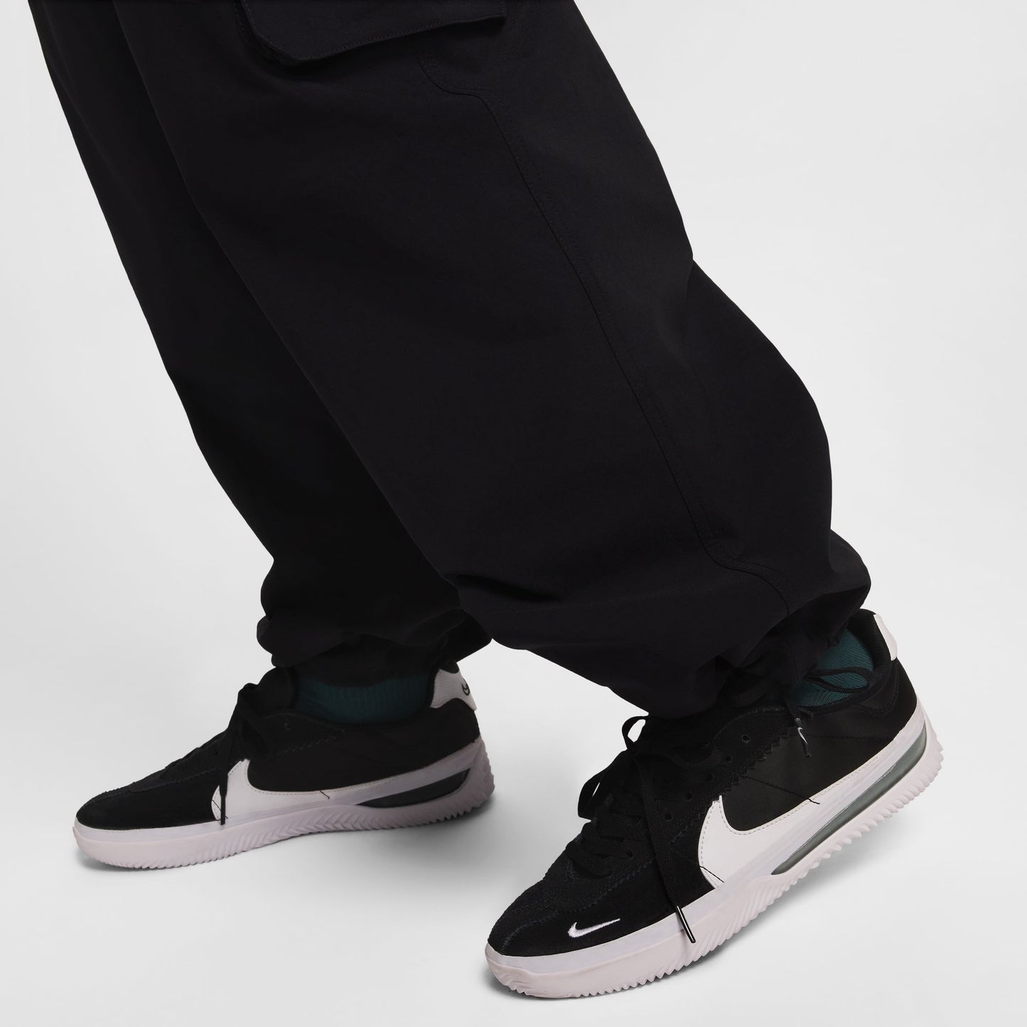 Nike SB Mens Kearny Nylon Skate Cargo Pants Black