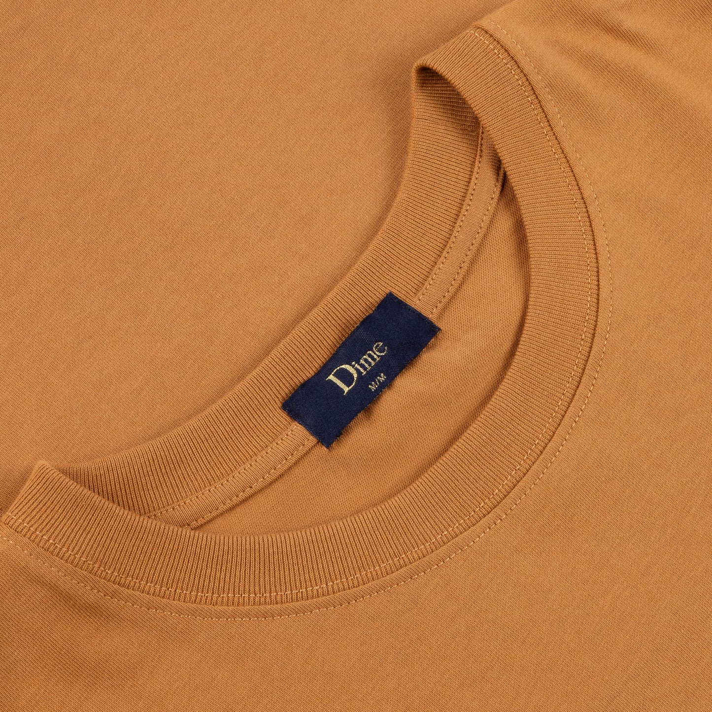 Camisa Dime Classic con logo pequeño en color almendra