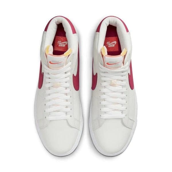 Zapatillas Nike SB Zoom Blazer Mid ISO blancas y remolacha