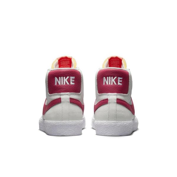 Zapatillas Nike SB Zoom Blazer Mid ISO blancas y remolacha