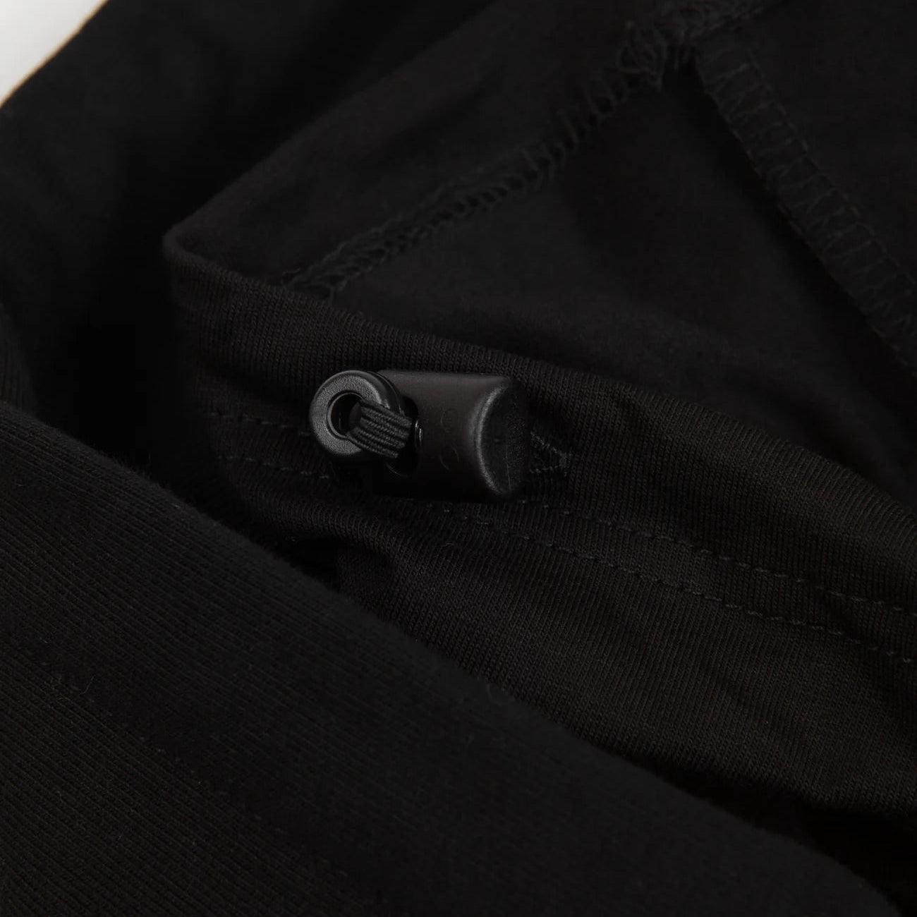 black skateboarding hoodie pullover