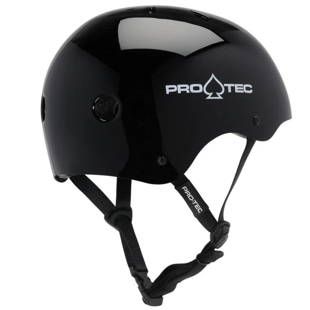 skatebording helmet