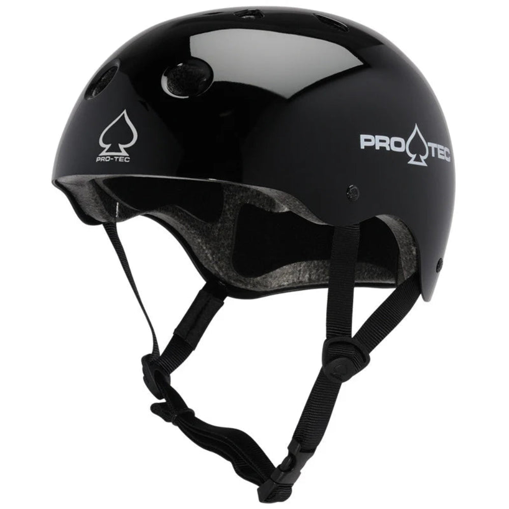 skatebording helmet