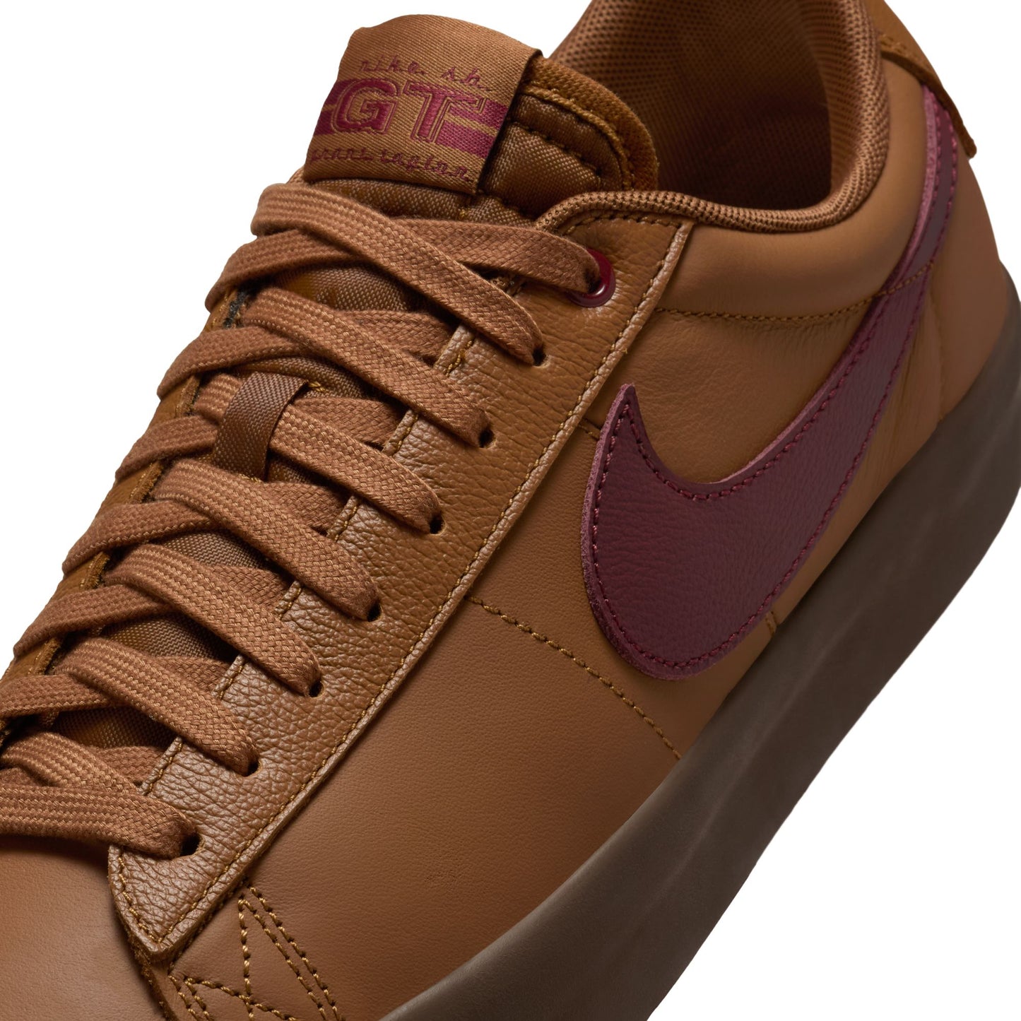 Nike SB Zoom Blazer Low Pro GT Light British Tan Dark Team Red Shoes