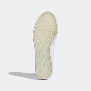 adidas Skateboarding Superskate ADV Shoes - Cloud White / Cloud White / Gold Metallic